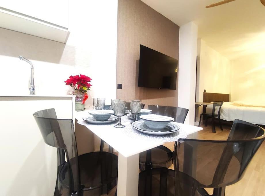 Oasis Suites Fernando IV 塞维利亚 外观 照片