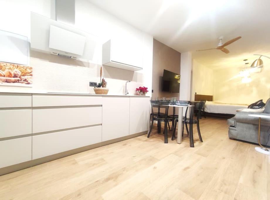 Oasis Suites Fernando IV 塞维利亚 外观 照片